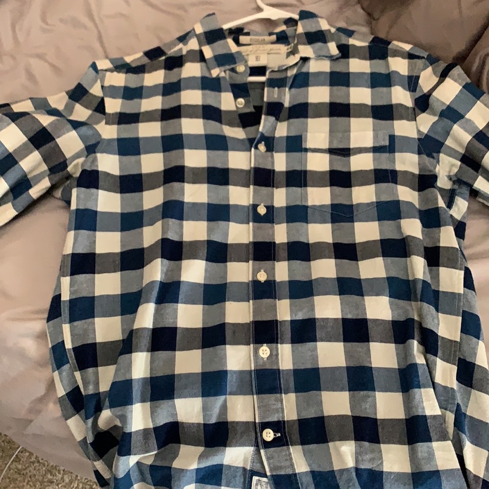 H&M flannel. - Picture 3 of 4